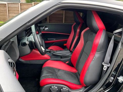 Certified 2024 Nissan Z Performance w/ Floor Mat Package RWD image 8