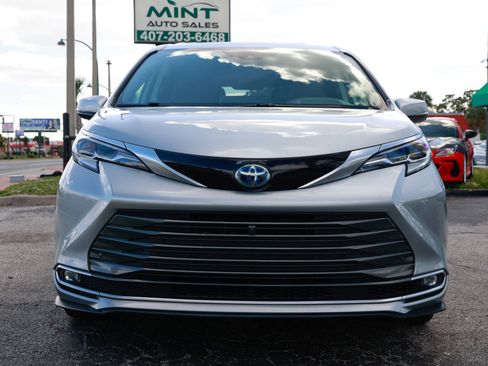 Used 2021 Toyota Sienna Platinum image 22