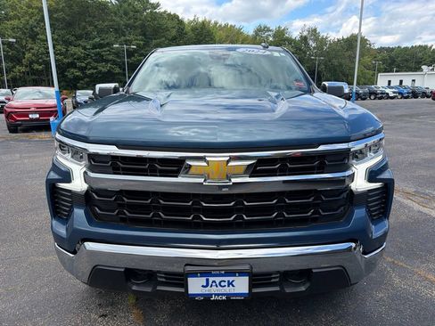 Used 2024 Chevrolet Silverado 1500 LT AWD/4WD image 2