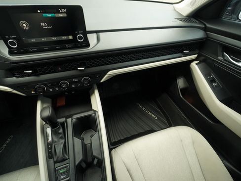 Used 2025 Honda Accord SE image 12