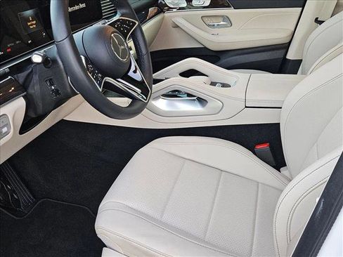 Used 2026 Mercedes-Benz GLS 450 4MATIC image 17