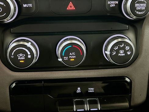 Used 2021 RAM 1500 Big Horn RWD image 11