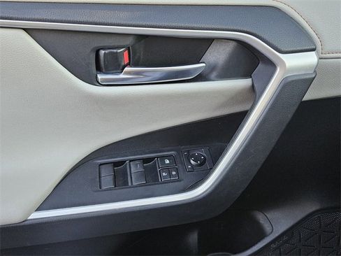 Used 2021 Toyota RAV4 Adventure image 16