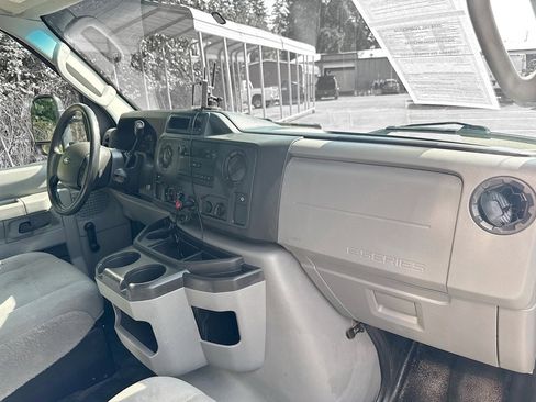 Used 2015 Ford E-350 and Econoline 350 Super Duty image 24