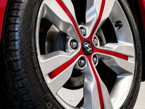 Used 2013 Hyundai Veloster w/ Tech Pkg FWD image 24