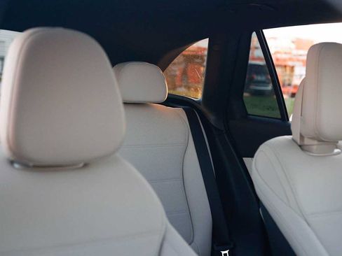 Used 2026 Mercedes-Benz GLC 300 4MATIC image 38