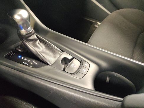Used 2018 Toyota C-HR XLE FWD image 26