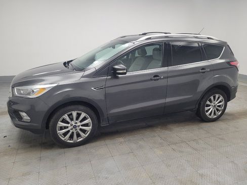 Used 2017 Ford Escape Titanium image 2