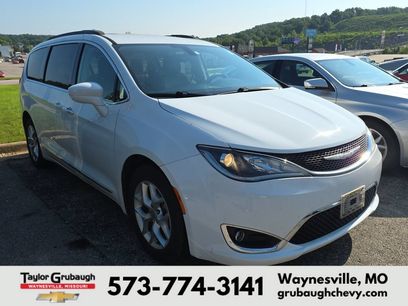 Used 2017 Chrysler Pacifica Touring-L w/ Tire & Wheel Group
