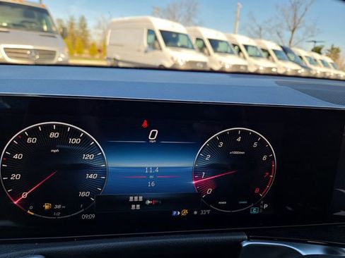 New 2026 Mercedes-Benz GLB 250 4MATIC image 7