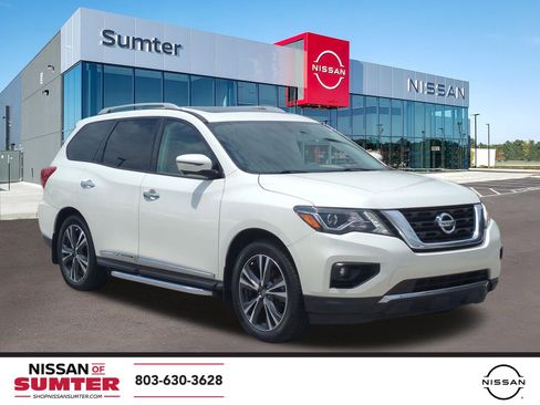 Used 2020 Nissan Pathfinder Platinum FWD image 1