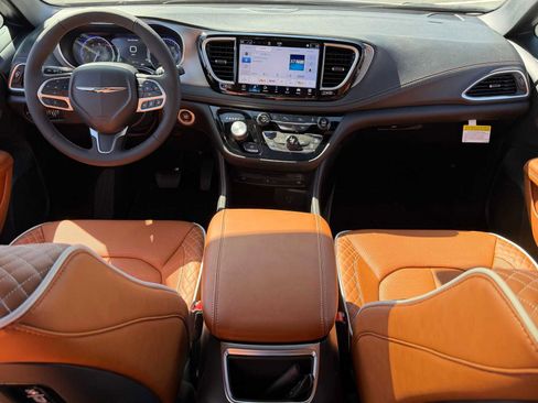 New 2026 Chrysler Pacifica Pinnacle AWD/4WD image 22