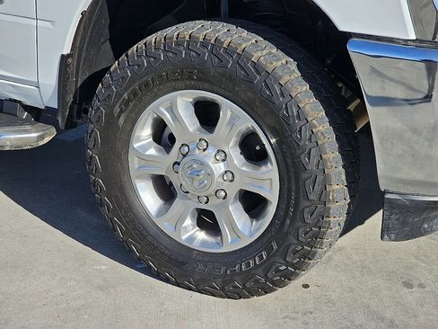 Used 2023 RAM 2500 Big Horn w/ Level 1 Equipment Group image 8