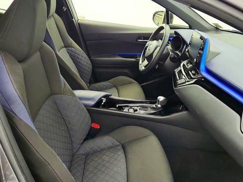 Used 2021 Toyota C-HR XLE image 23