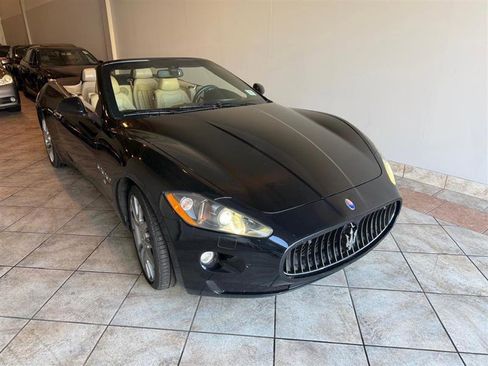Used 2010 Maserati GranTurismo Convertible image 7