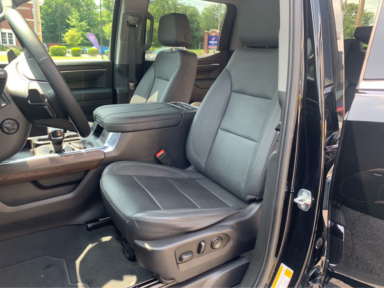 Used 2023 GMC Sierra 1500 SLT w/ SLT Premium Package AWD/4WD image 12