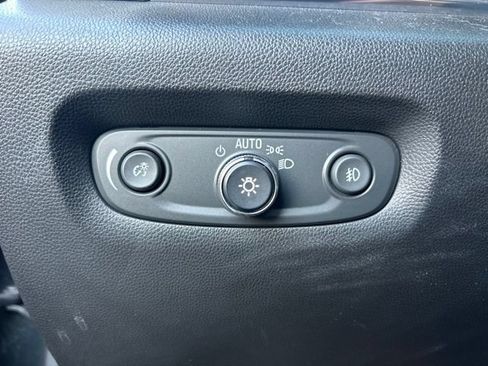 Used 2020 Chevrolet Traverse LT FWD image 14