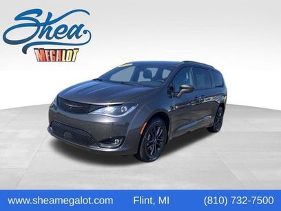 Used 2020 Chrysler Pacifica Touring-L w/ Advanced Safetytec Group