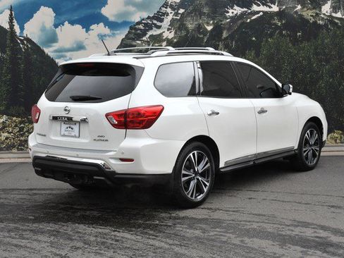 Used 2017 Nissan Pathfinder Platinum AWD/4WD image 3