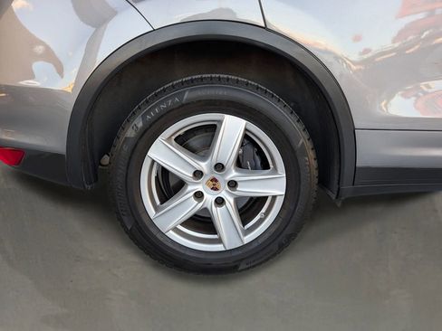 Used 2014 Porsche Cayenne AWD/4WD image 11