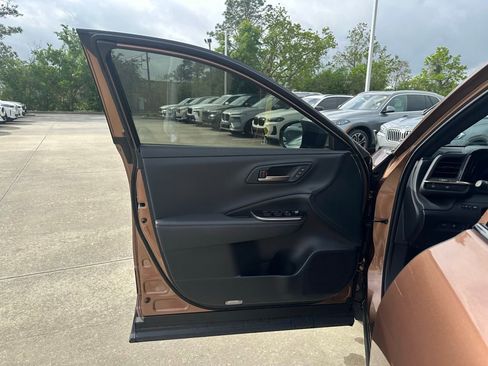 Used 2026 Toyota Crown Platinum image 7