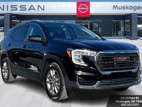 Used 2024 GMC Terrain SLT AWD/4WD image 1