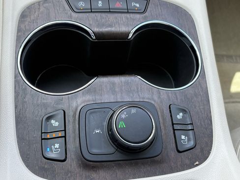 Used 2023 GMC Acadia Denali w/ Black Diamond Edition FWD image 15
