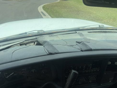 Used 2002 Chevrolet Silverado 2500 LS w/ Off-Road Skid Plate Pkg AWD/4WD image 10