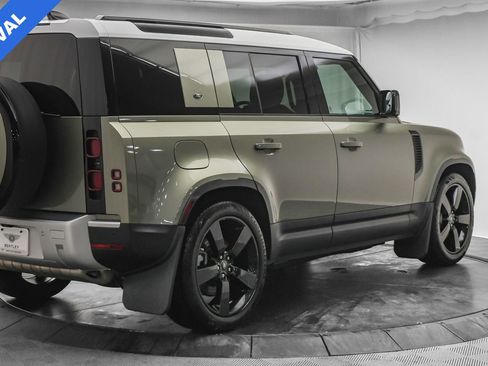 Used 2024 Land Rover Defender 110 S image 8