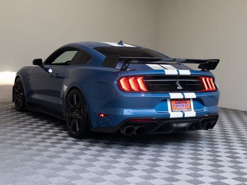 Used 2021 Ford Mustang Shelby GT500 w/ Carbon Fiber Track Pack RWD image 16