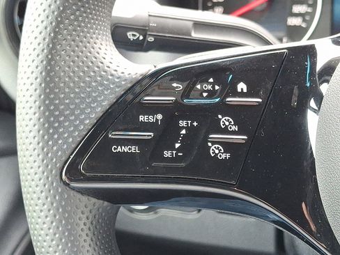 Used 2025 Mercedes-Benz Sprinter 2500 image 21