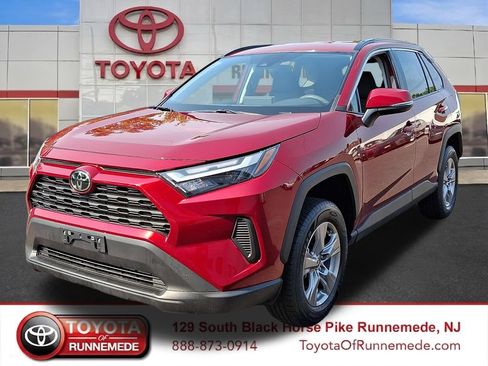Certified 2025 Toyota RAV4 XLE FWD image 3