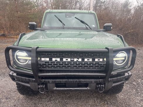 Used 2024 Ford Bronco Badlands image 2