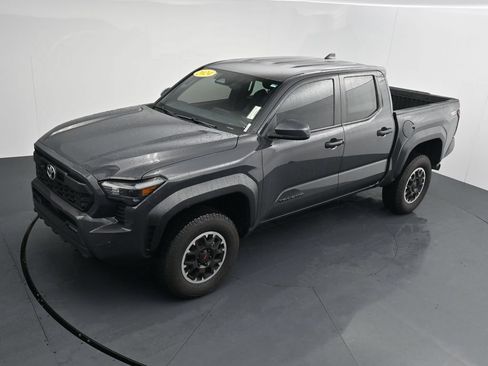 Used 2024 Toyota Tacoma TRD Off-Road AWD/4WD image 29