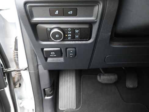 Used 2024 Ford Expedition Limited image 16