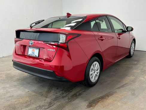 Used 2019 Toyota Prius LE FWD image 4