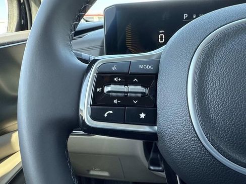 New 2026 Kia Carnival LXS image 26