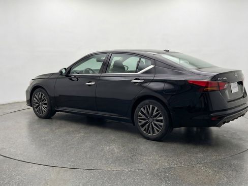 Used 2025 Nissan Altima 2.5 SV FWD image 6