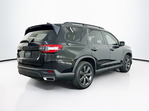 Used 2025 Honda Pilot Sport image 9