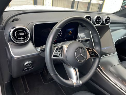 Used 2024 Mercedes-Benz GLC 300 4MATIC image 34