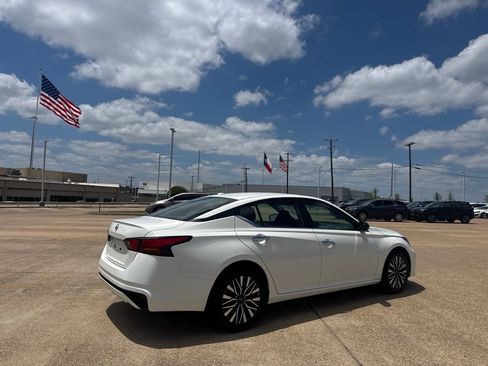 Certified 2025 Nissan Altima 2.5 SV FWD image 19