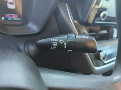 Used 2022 Toyota Corolla LE FWD image 17
