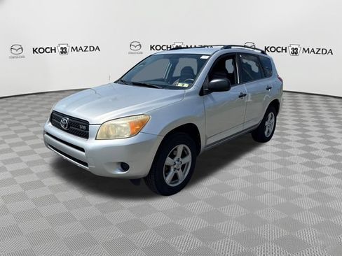 Used 2007 Toyota RAV4 4WD V6 w/ 3rd Row image 3