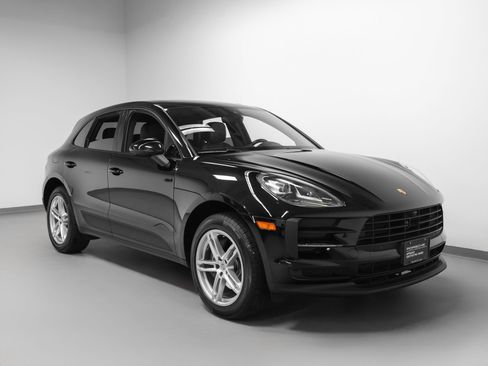 Certified 2021 Porsche Macan AWD/4WD image 10