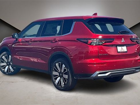 New 2025 Mitsubishi Outlander SE image 4