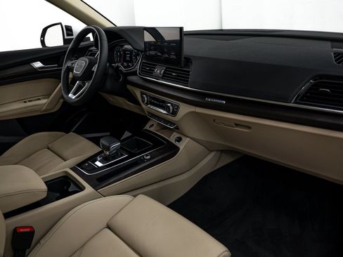 Certified 2024 Audi Q5 2.0T Premium Plus AWD/4WD image 8