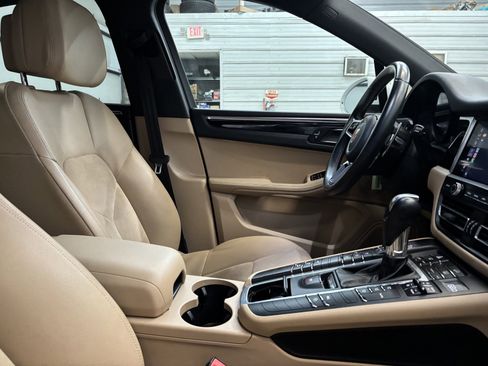Used 2019 Porsche Macan image 26