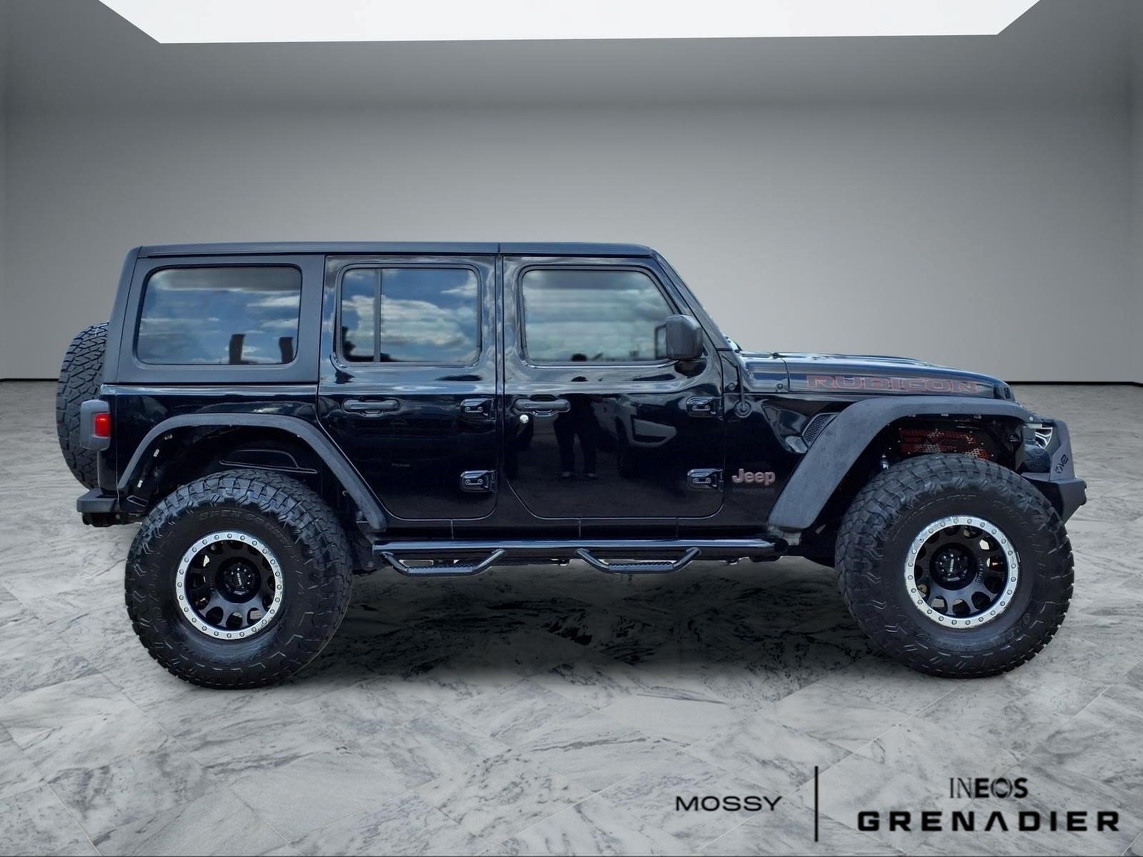Used 2022 Jeep Wrangler Unlimited Rubicon w/ Cold Weather Group AWD/4WD image 8