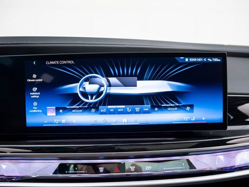 Certified 2023 BMW 760i xDrive w/ Parking Assistance Package AWD/4WD image 27