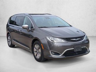 Used 2019 Chrysler Pacifica Limited w/ Advanced Safetytec Group FWD video 3